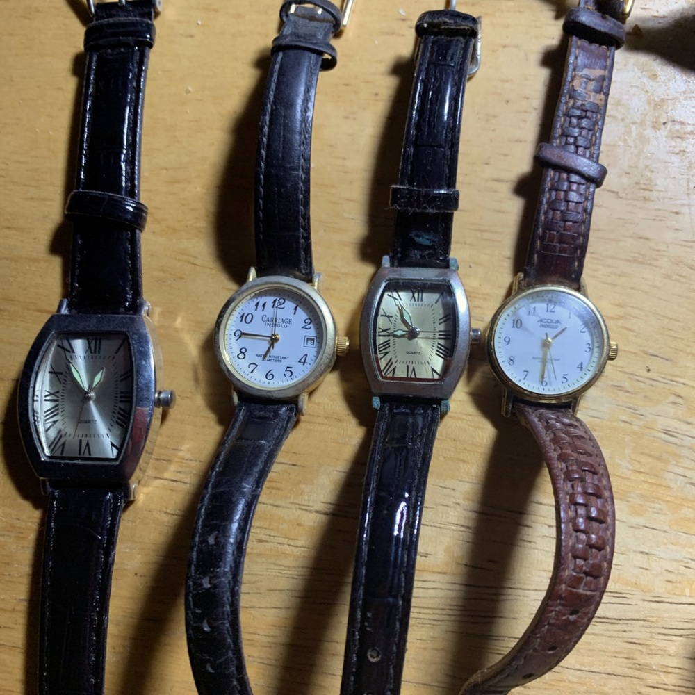 Watches four ladies with adjustable straps